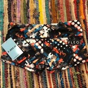 Fleo Shorts- size M
